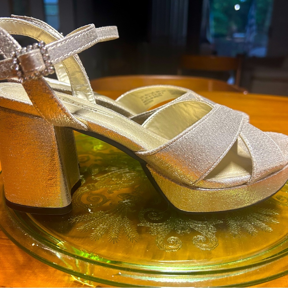 KENNETH COLE PLATFORM gold strap heels